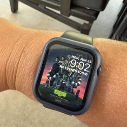 Apple Watch Series 6 (GPS) 44mm Aluminum 