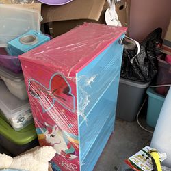 Kids book shelf jojo