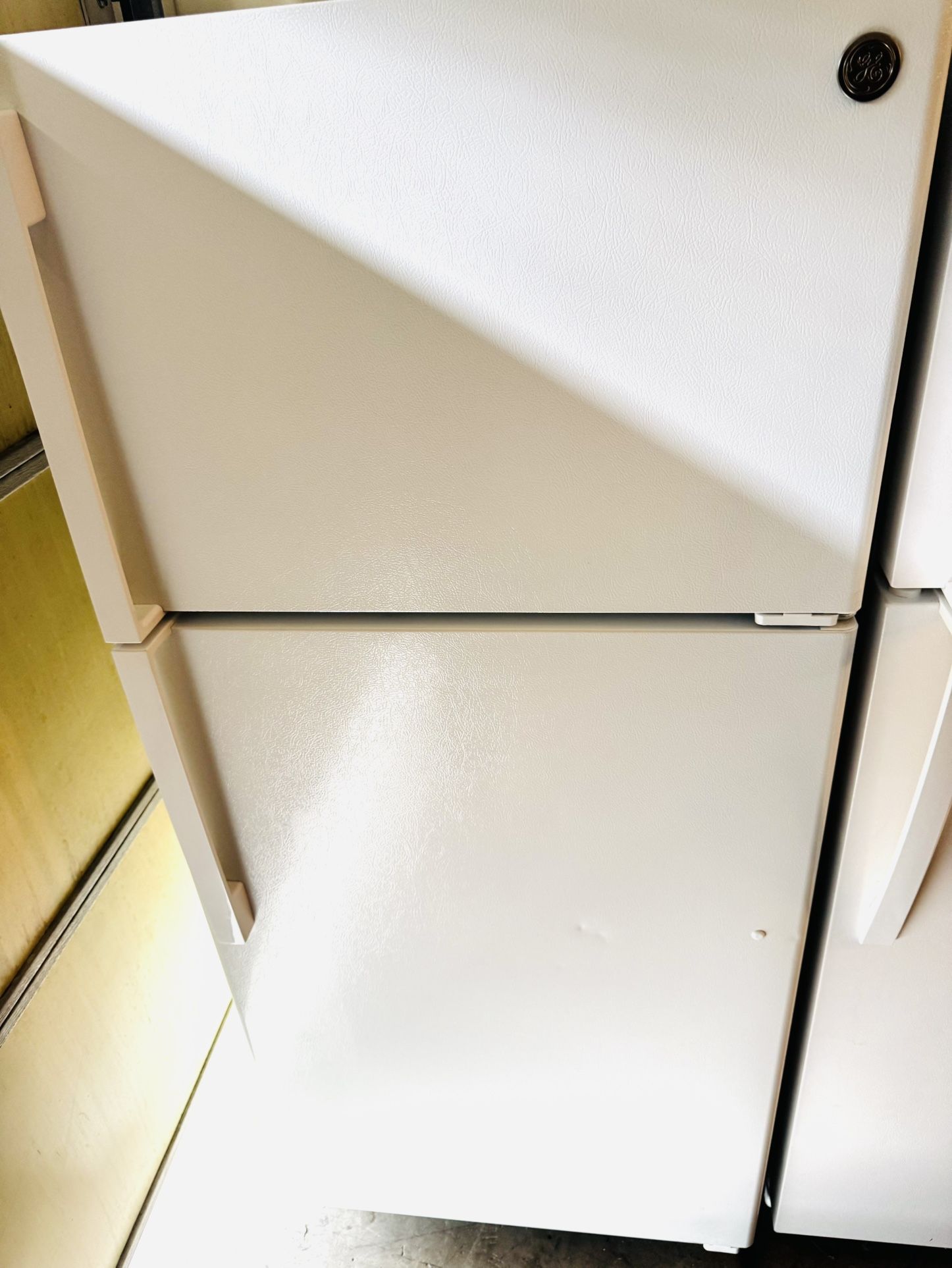 GE Refrigerator