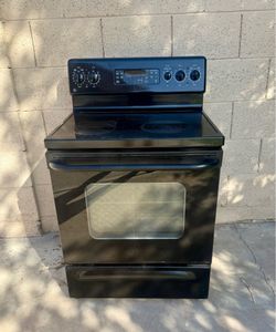 Black GE Oven Electric