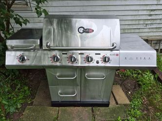 Char Broil (Brand) Gourmet Commercial Grade Five Burner Stainless Steel Grill