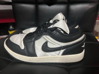 Women’s Jordan 1 low vintage panda size 6 for sale