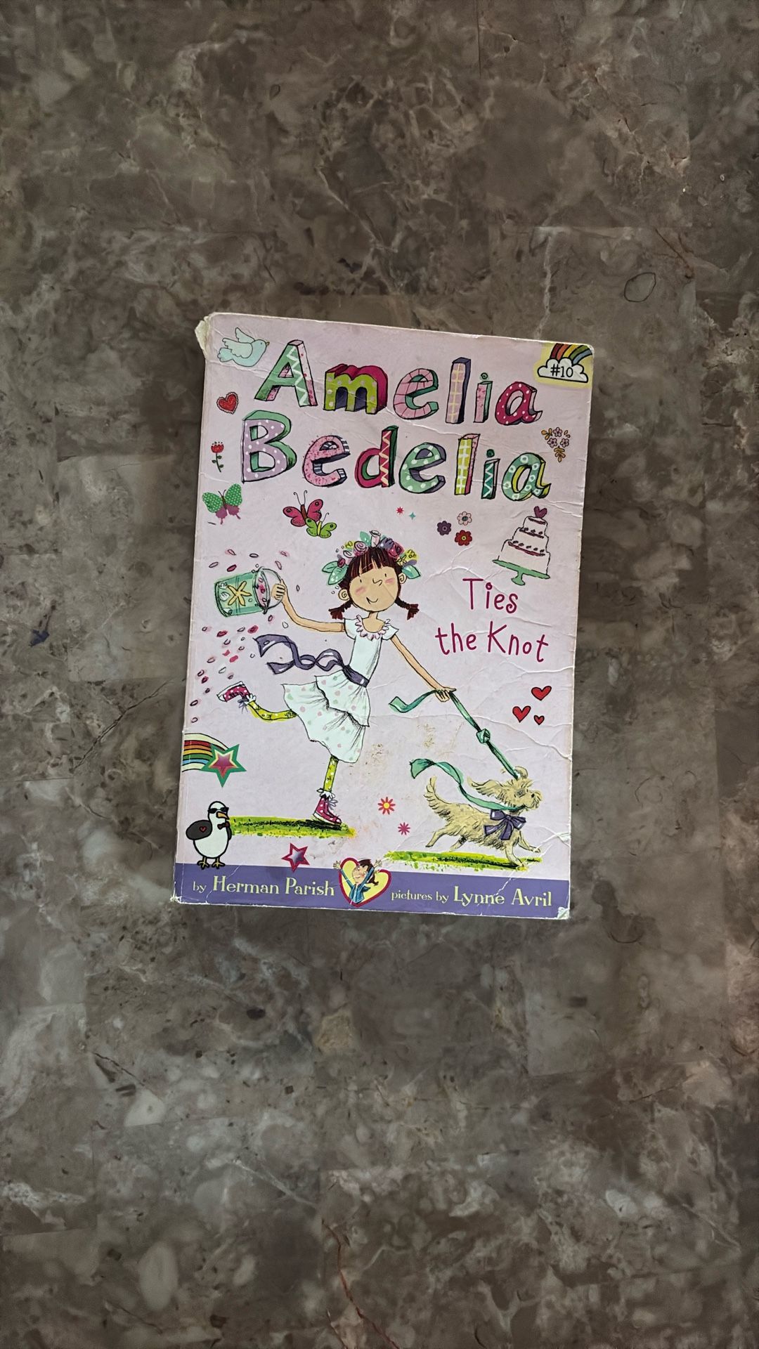 Amelia Bedelia Ties the Knot