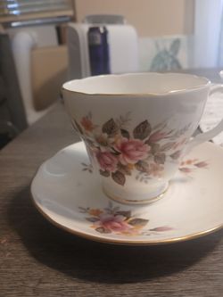 ​Vintage Duchess Bone China Tea Cup & Saucer Set – Made in England