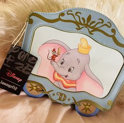LOUNGEFLY 
