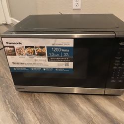 Panasonic 1.3 cu. ft. Inverter Microwave, 1200W - NN-SC67NS