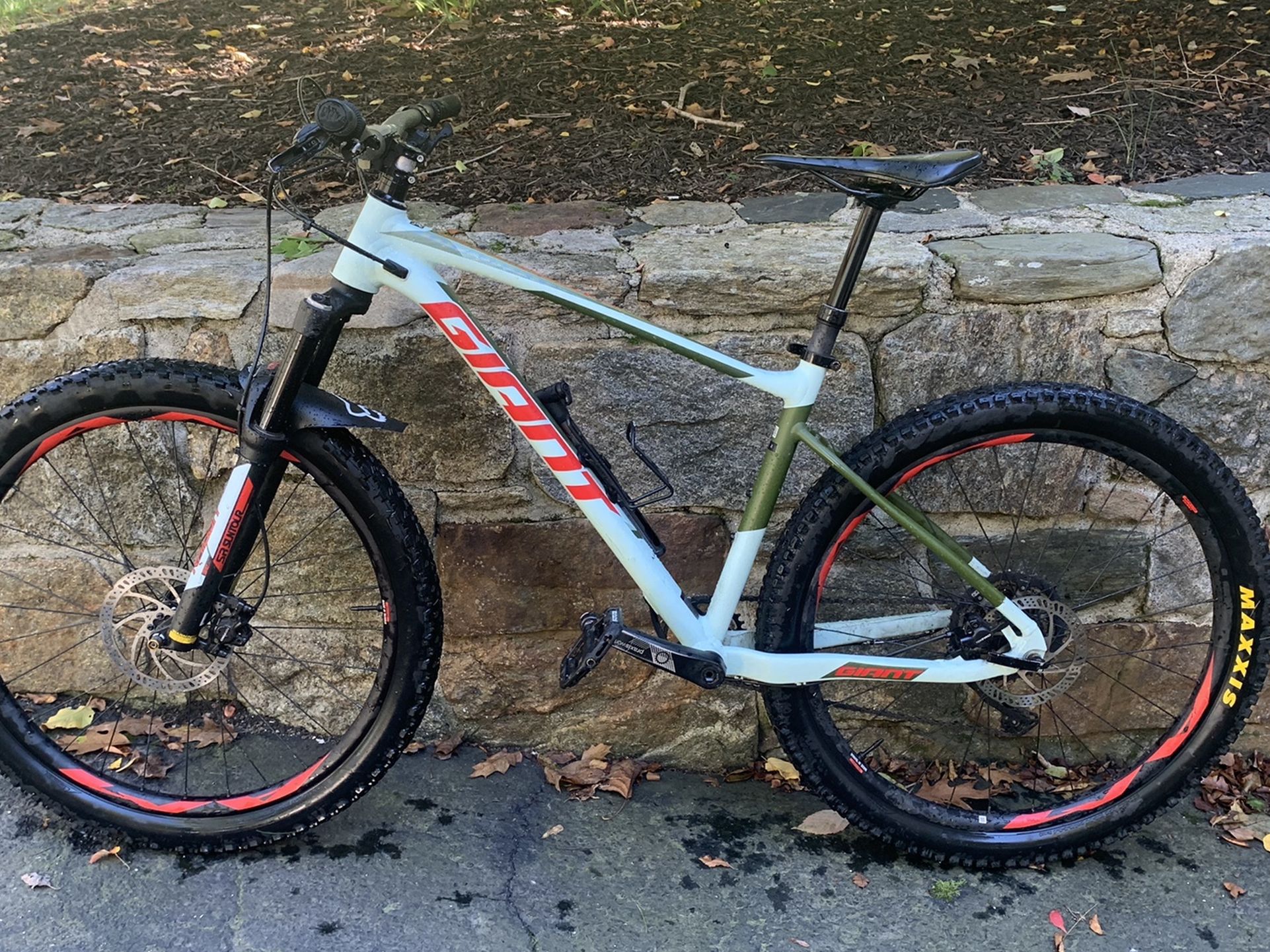 Giant Fathom 27.5” Mountain Bike