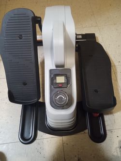 Sunny Health And Fitness Seated Elliptical *Never Used*