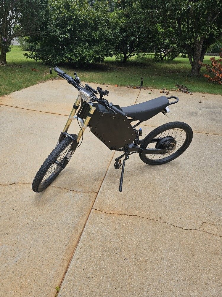 Stealth Bomber Inspired E-Bike