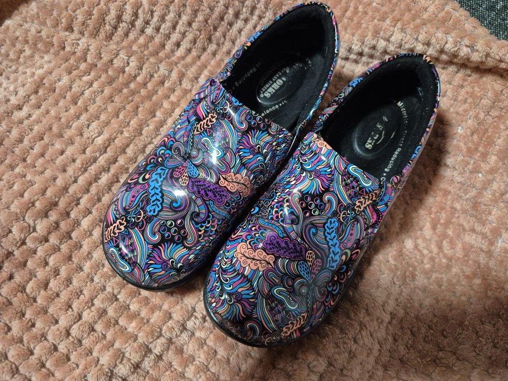 EasyWorks By Easy Street Nursing Clogs Size 8.5
