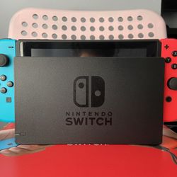 Nintendo Switch - Blue And Red Joycons