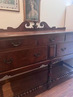 Antique Vintage Sideboard Or BUFFET 