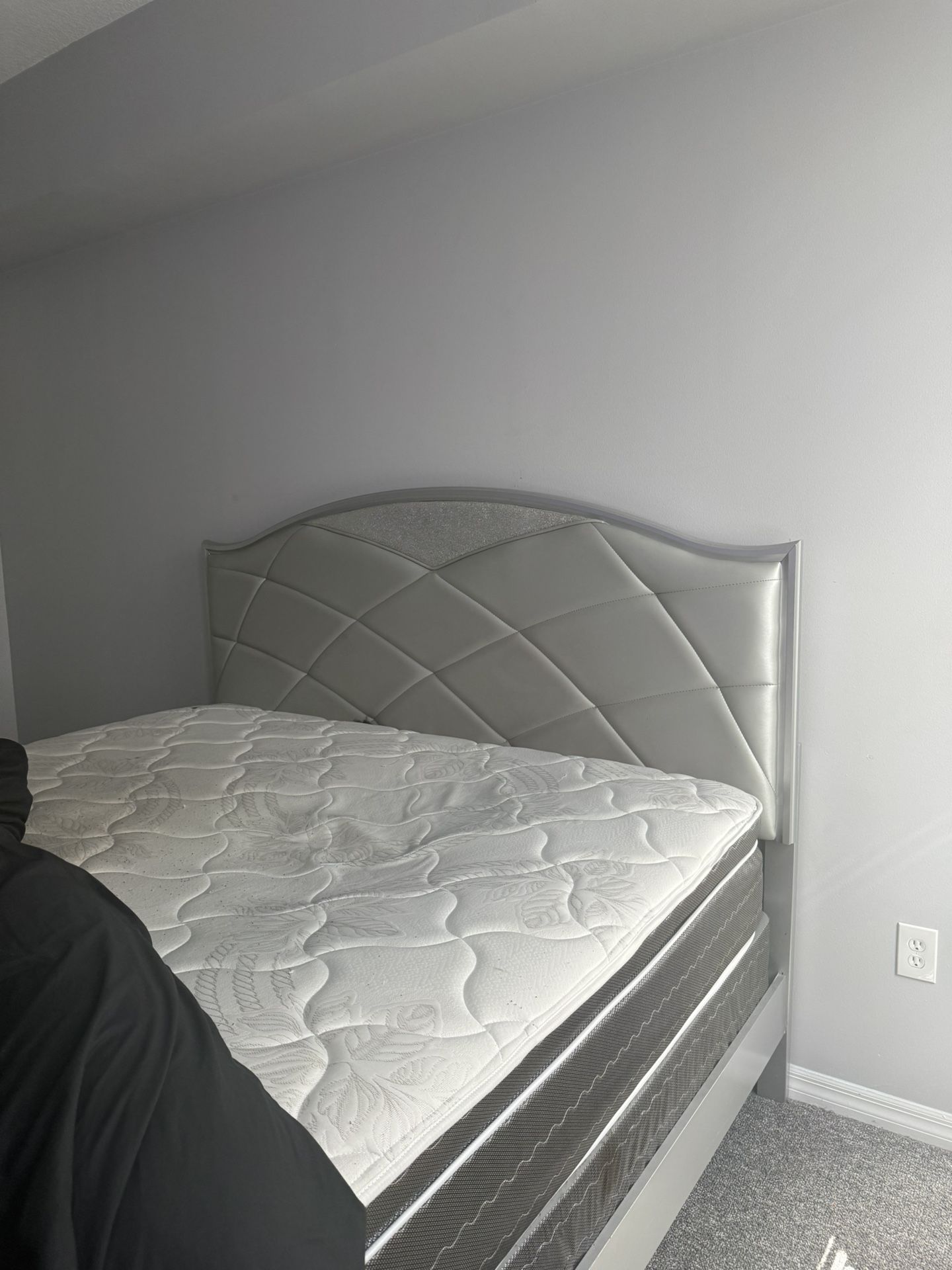 King Silver Bedroom Set