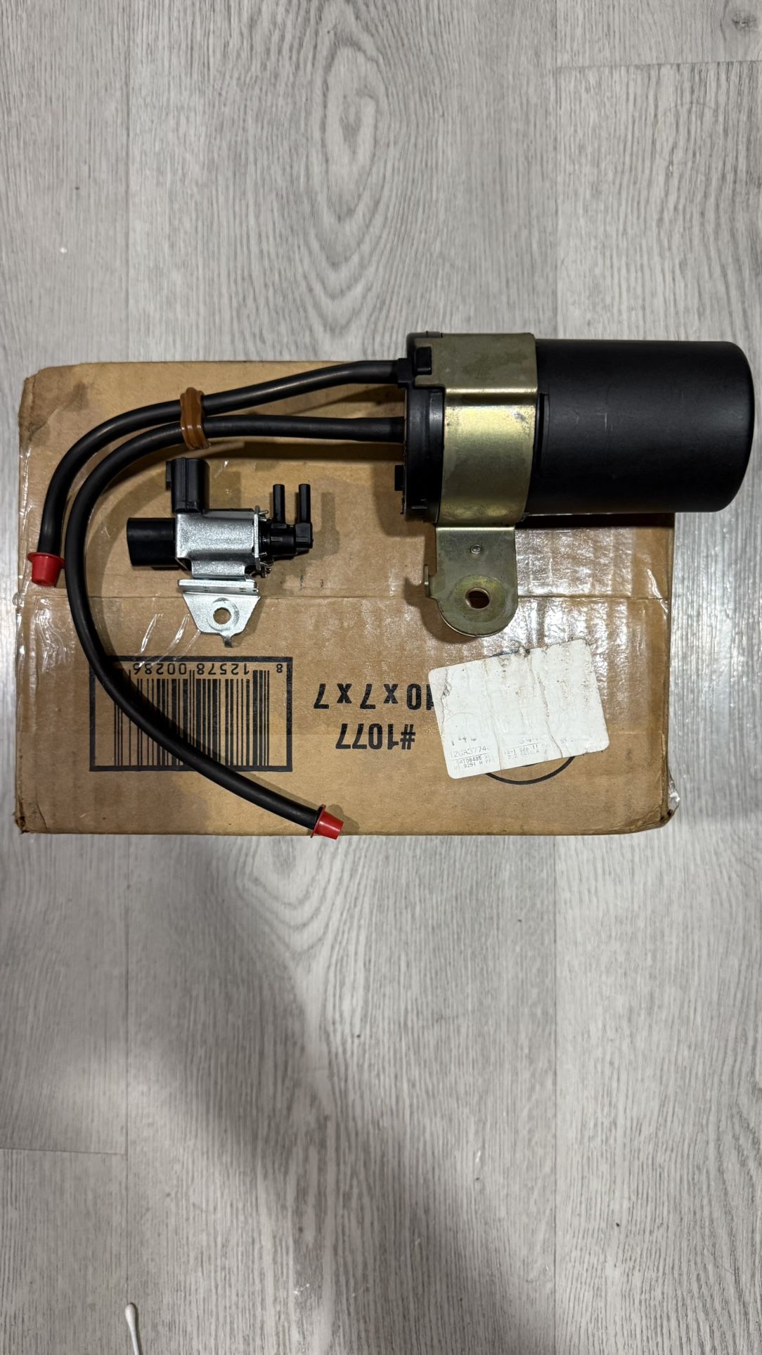 OEM Vacuum Pressure Tank Reservoir/ VIAS Control Solenoid