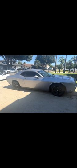 2013 dodge challenger.