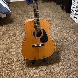 Yamaha Acoustic Guitar - 6 String 