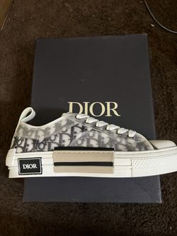 B23 League Low-Top Sneaker