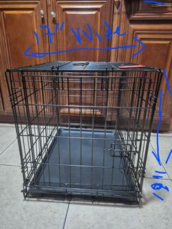 Black Metal Wire Dog Crate with Tray .See pictures for measurements..