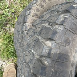 35x12.50r17