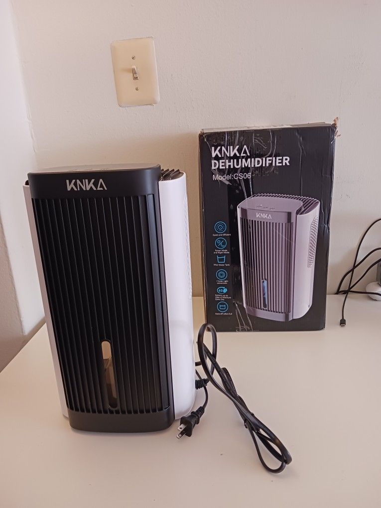 Dehumidifier New high quality for small room.
Only 20 dollars.
And I gift a New House decoration for home and a New big Glade candle.
Incredible deal