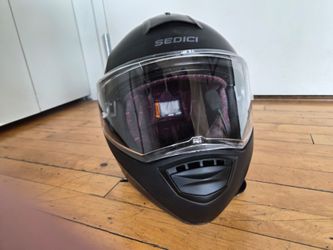 Motorcycle helmet with Bluetooth communication