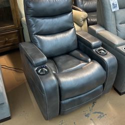 Single Power Recliner!