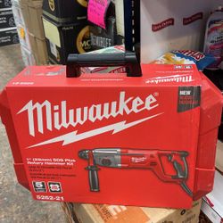 Miluakee Rotary Hammer Kit 