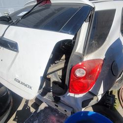 2016 Chevy Equinox Tailgate And Tail Lights 