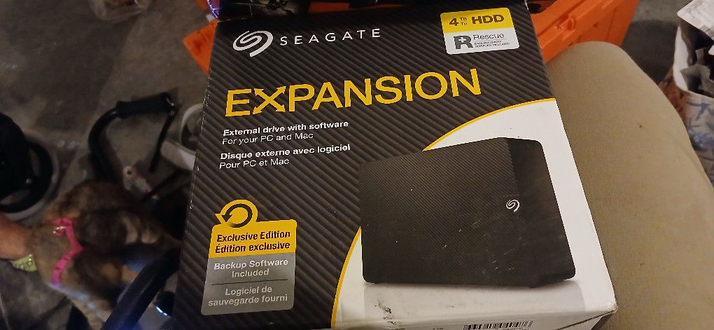 SeaGate EXPANSION External Hard drive 4TB