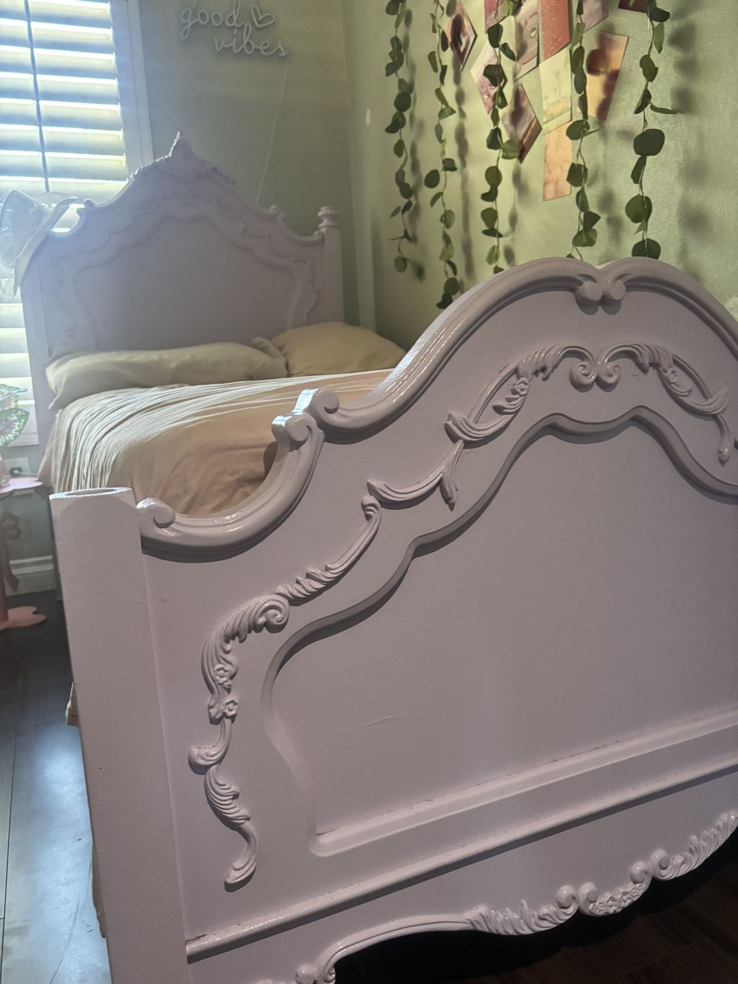 Twin Bed 