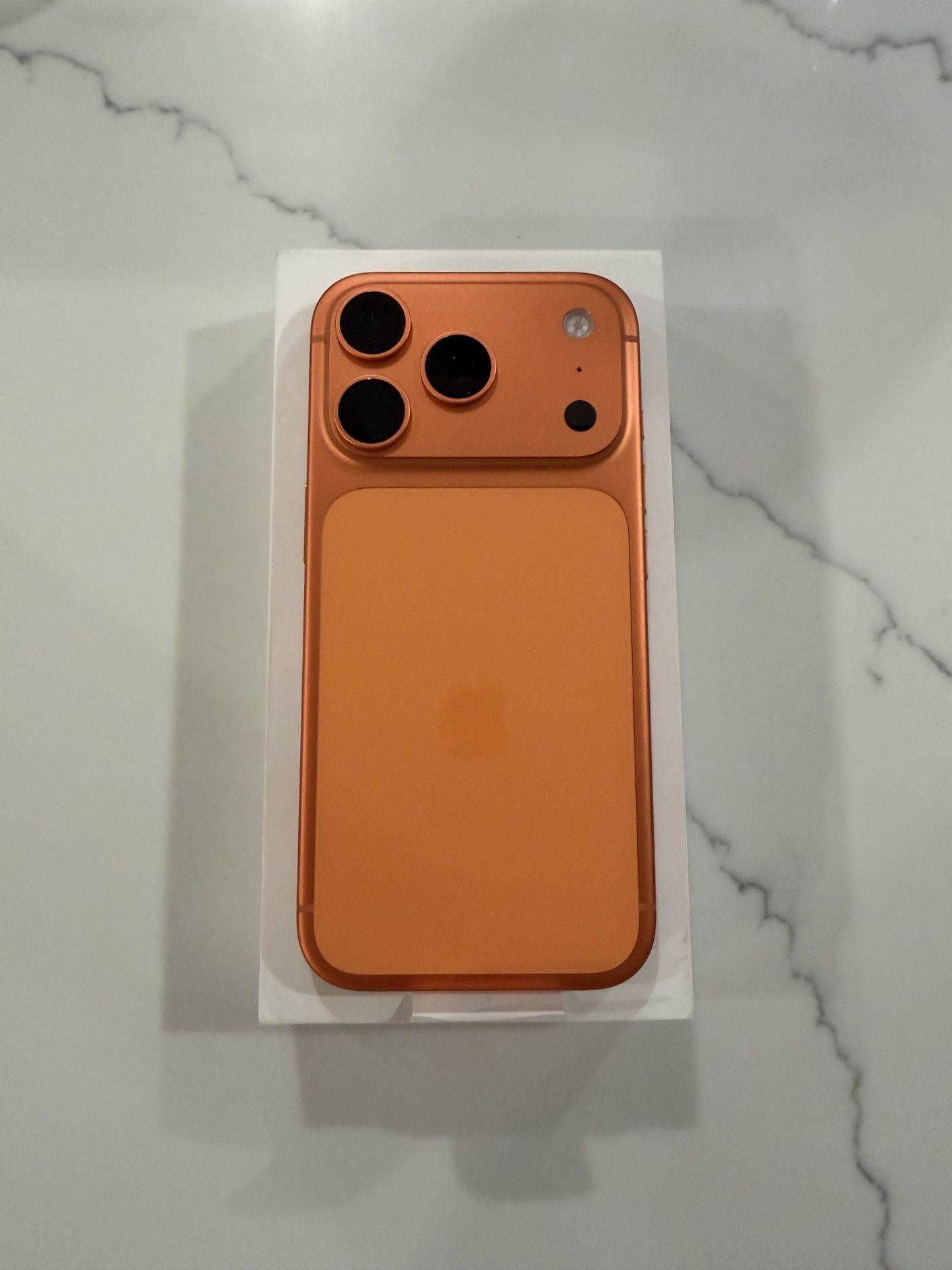 APPLE IPHONE 17 PRO AT&T