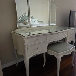 White Antique solid wood dresser/vanity