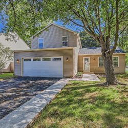 LOVELY SINGLE PROPERTY AVAILABLE NOW!!!