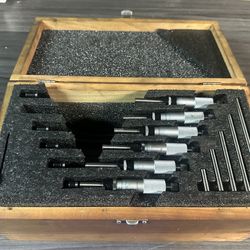 Starrett Micrometer set