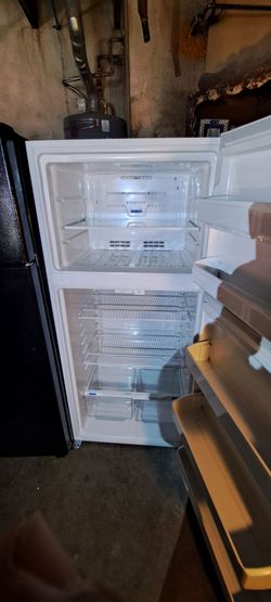 Refrigerator General Electric, black