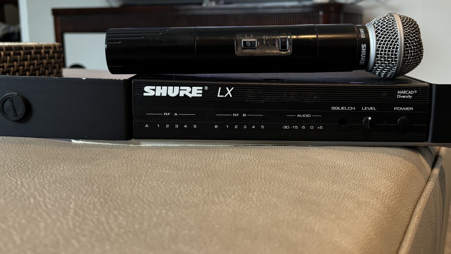 Shure SM58 LX2 Wireless Transmitter Microphone and LX Receiver 182.200 MHz