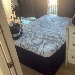 Queen size Bed And Box spring