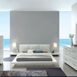 Brand New Stylish Mosern 5Pc Queen Bed Set (Available in Eastern and Cali King)