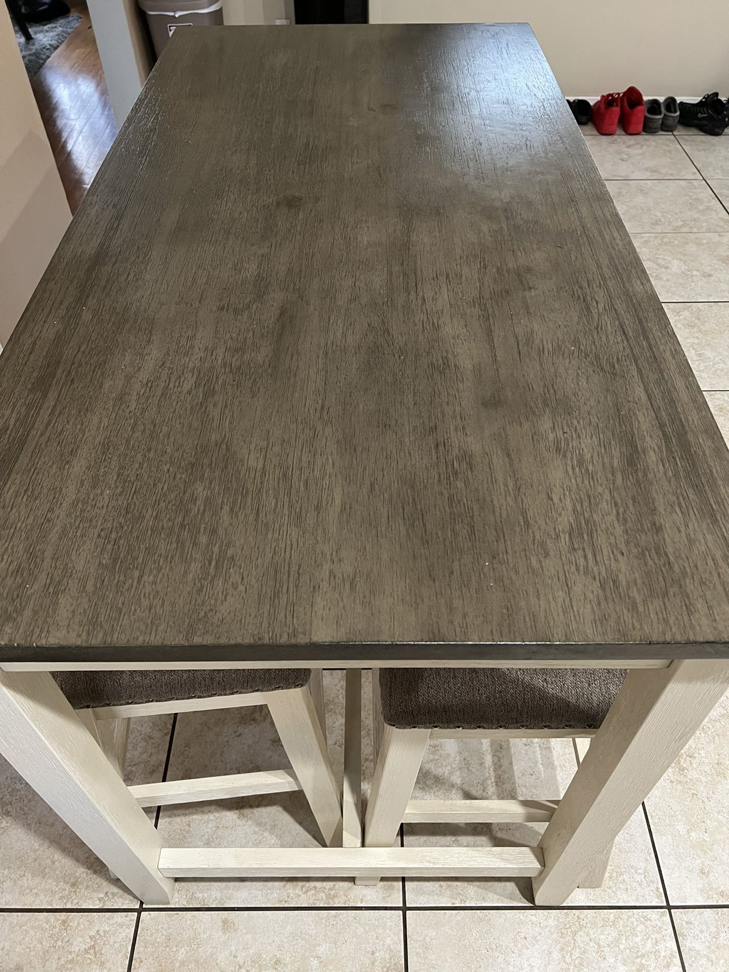 kitchen island  Table  /small scratches discounted  