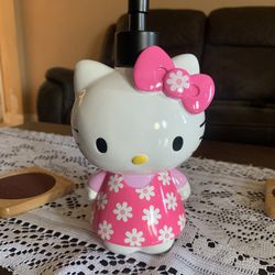 Hello Kitty Soap Dispenser 🤍