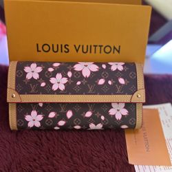 LUXURY Wallet Brand New !!!! 