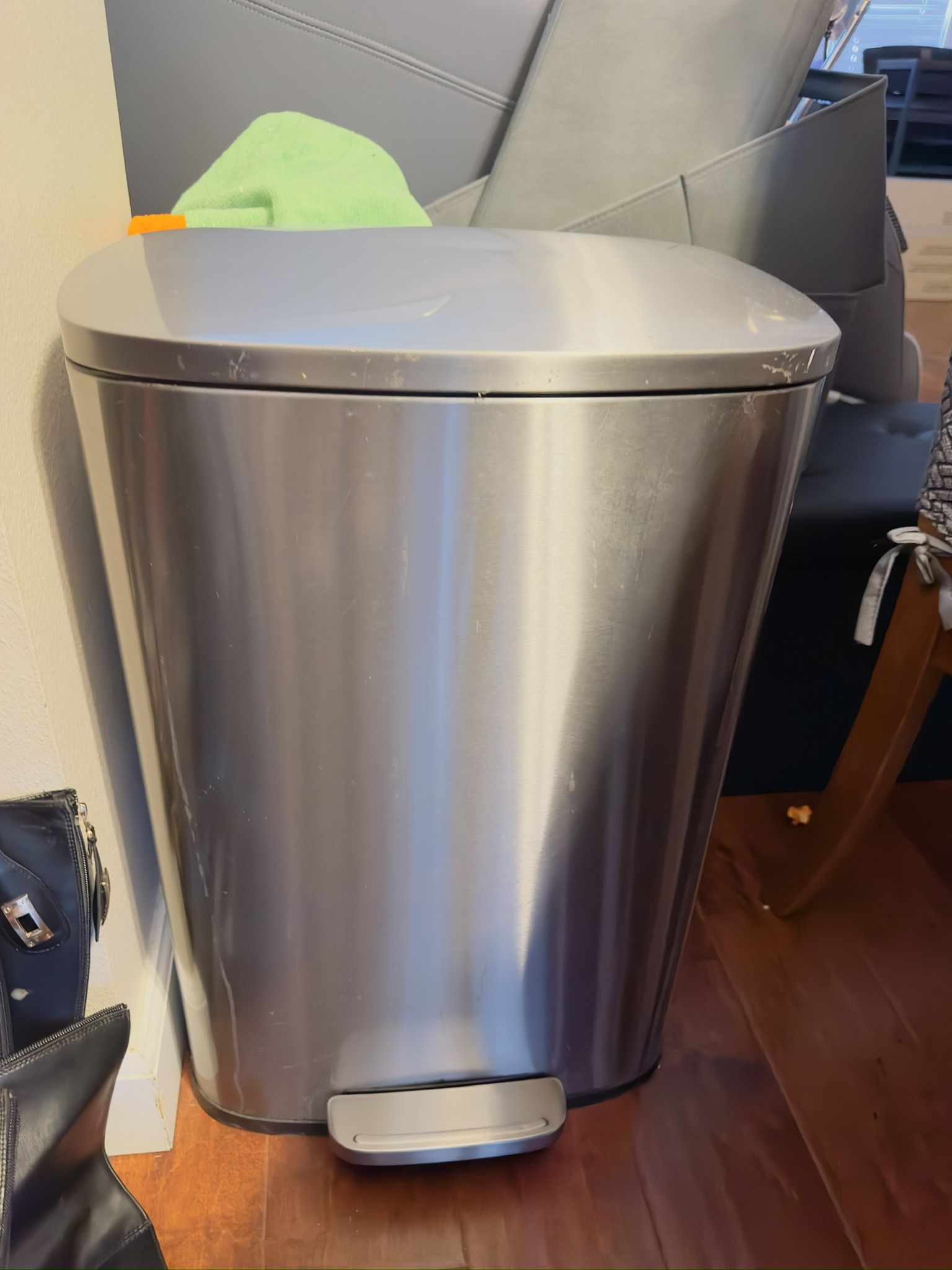 Kitchen Trash Can 