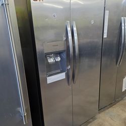 Frigidaire
33 in. 22.3 cu. ft. Standard Depth Side by Side Refrigerator in Stainless Steel