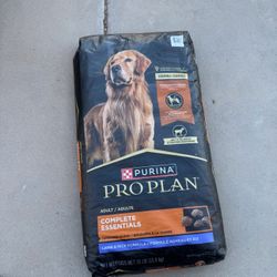 Purina Pro Plan Complete Essentials Lamb and rice formula 
