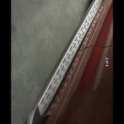  Toyota Highlander  Running boards 