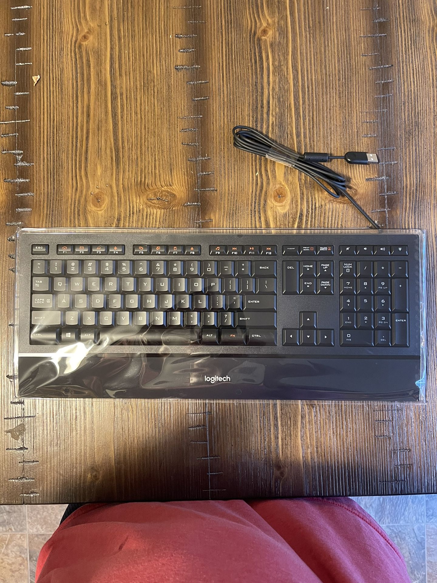 Logitech Keyboard (illuminated keyboard k740