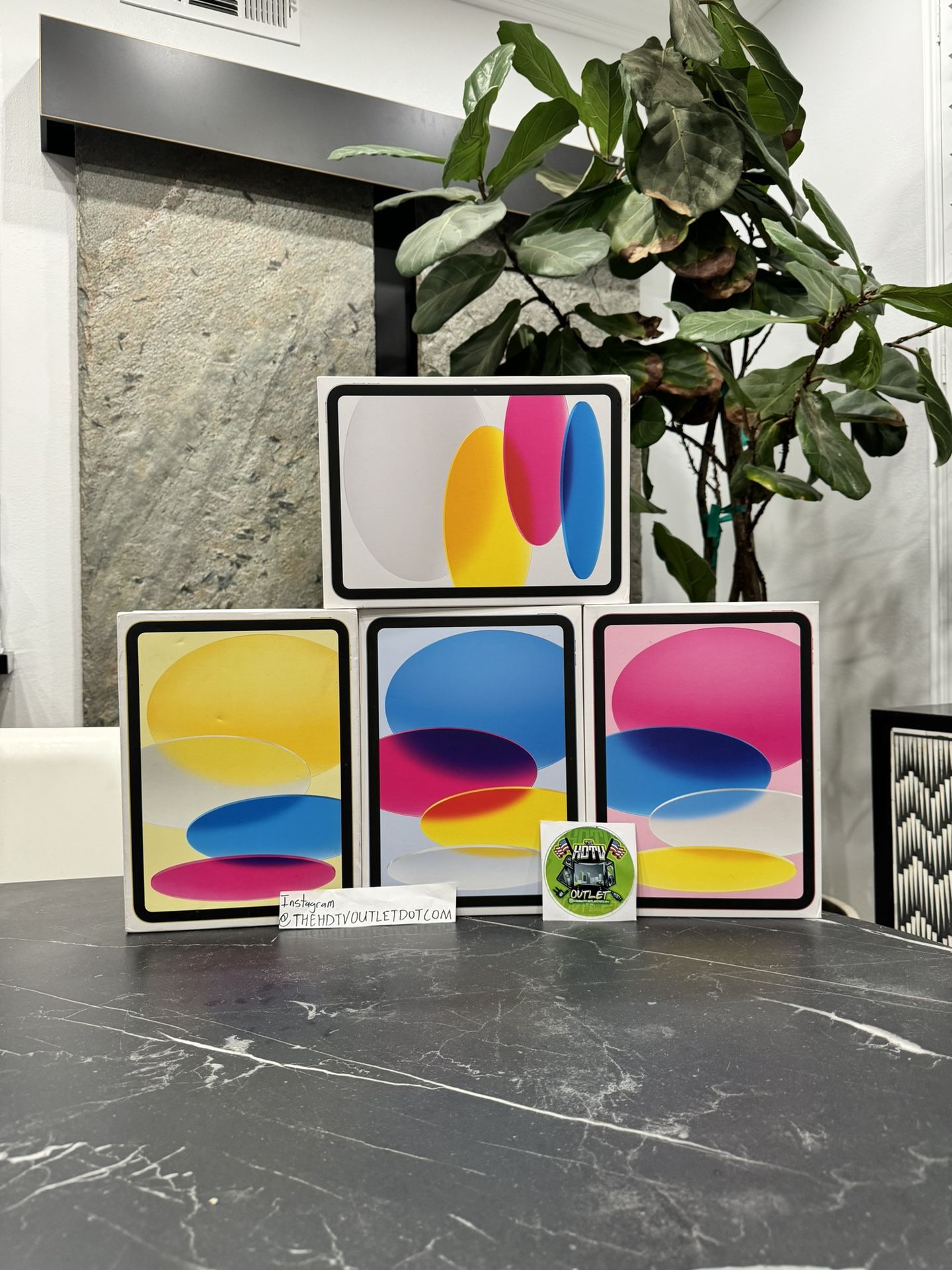 10.9” Apple iPad 10th Gen WiFi + Cellular Unlocked 64gb