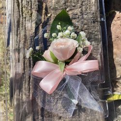 Crossage And Bouquet 