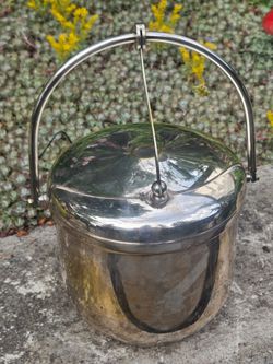 Beautiful Vintage Silver Plated Ice Bucket w/ Lid