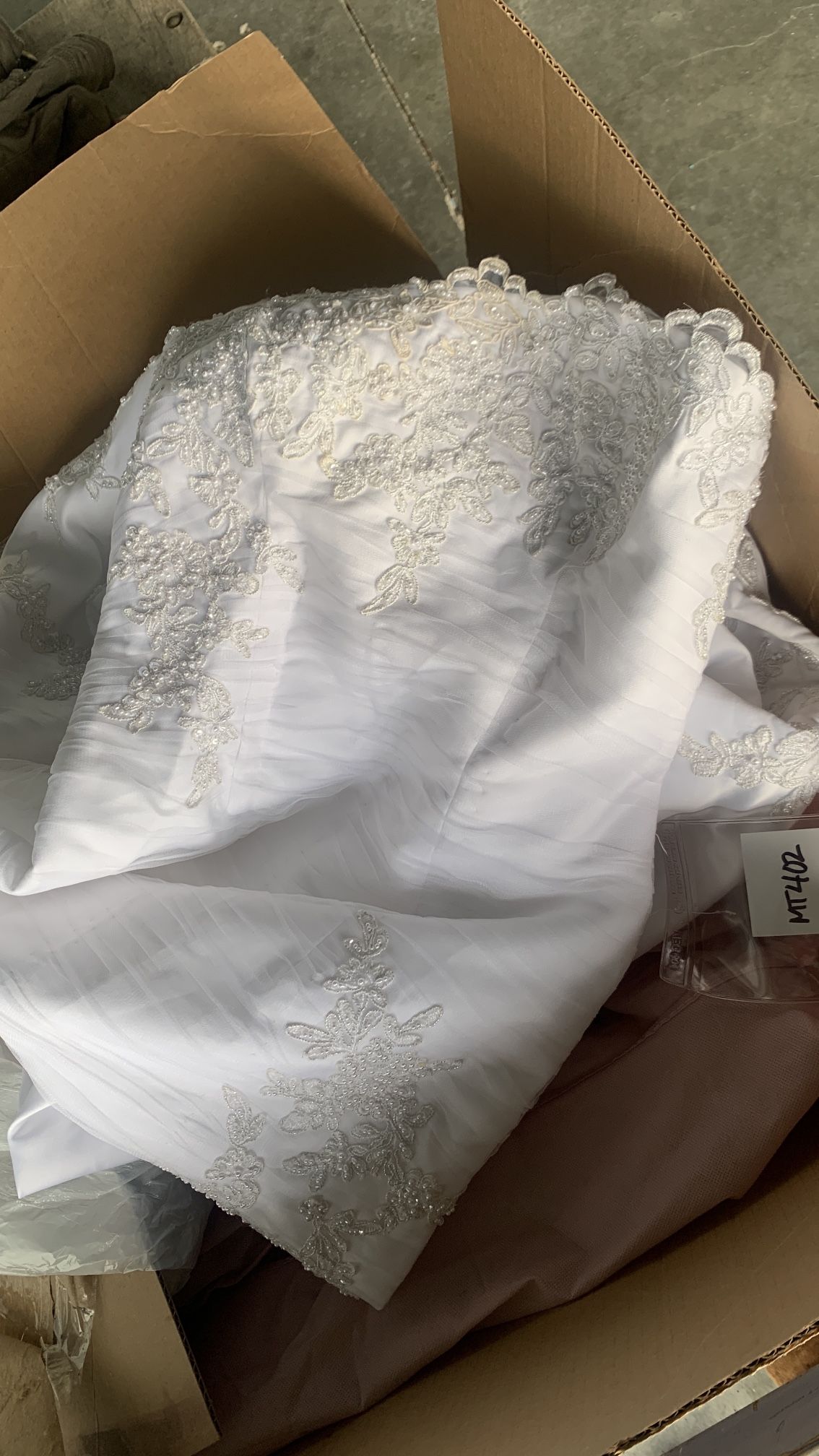 Brand new size 6 full luxury wedding dress
